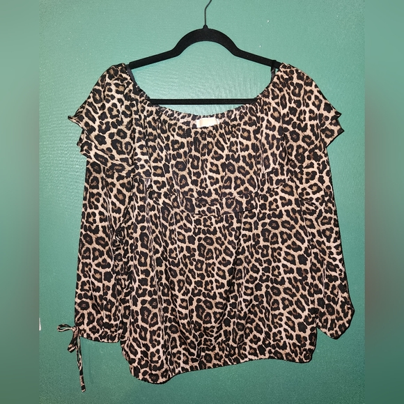 MICHAEL Michael Kors Tops - Michael kors XL cheetah shirt